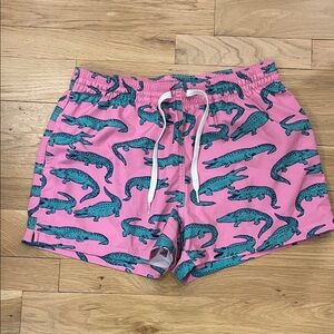 chubbies Pink Swim Shorts with Teal Alligator Accent 4’ Medium